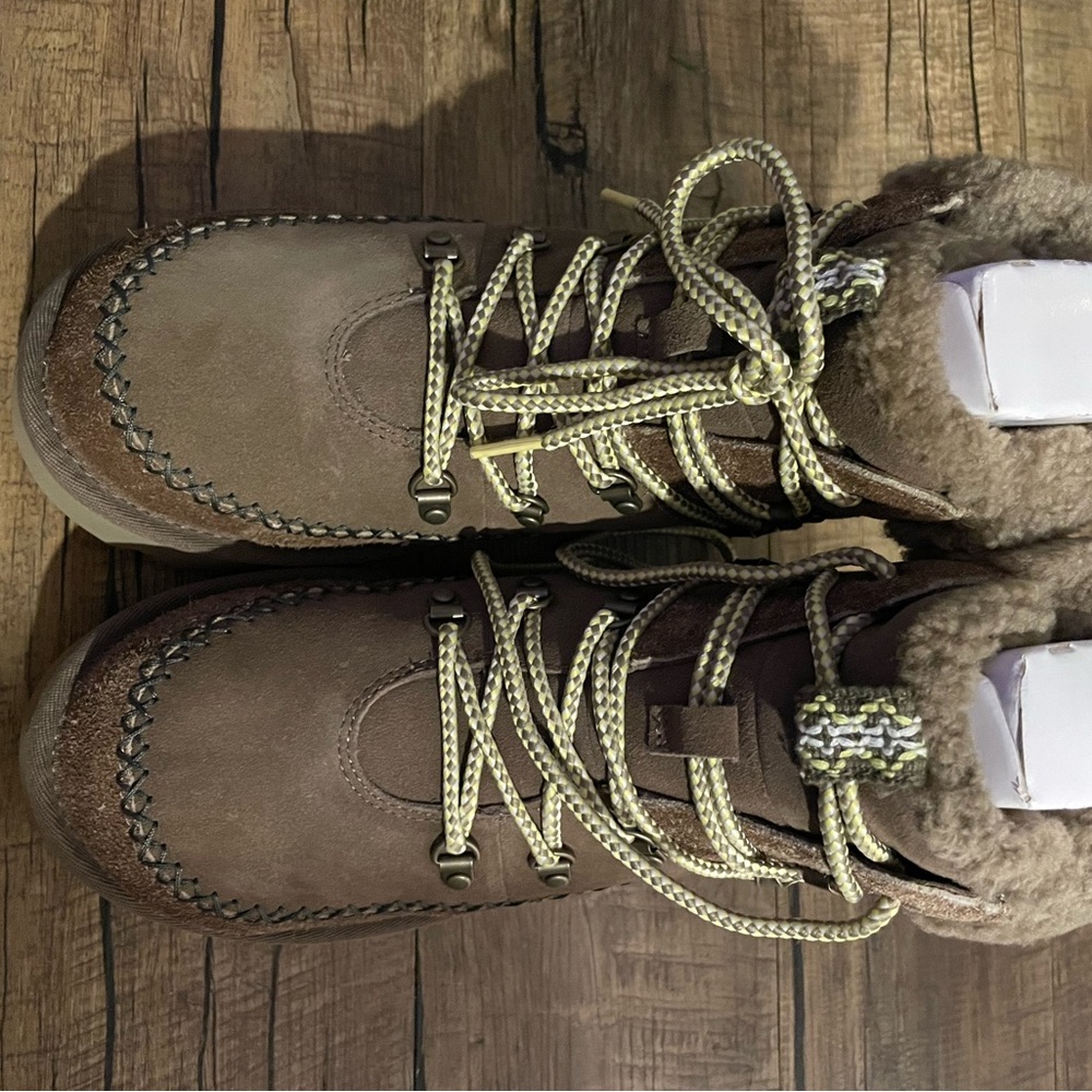 UGG Classic Alpine Lace-Up size 10 - Picture 3 of 7